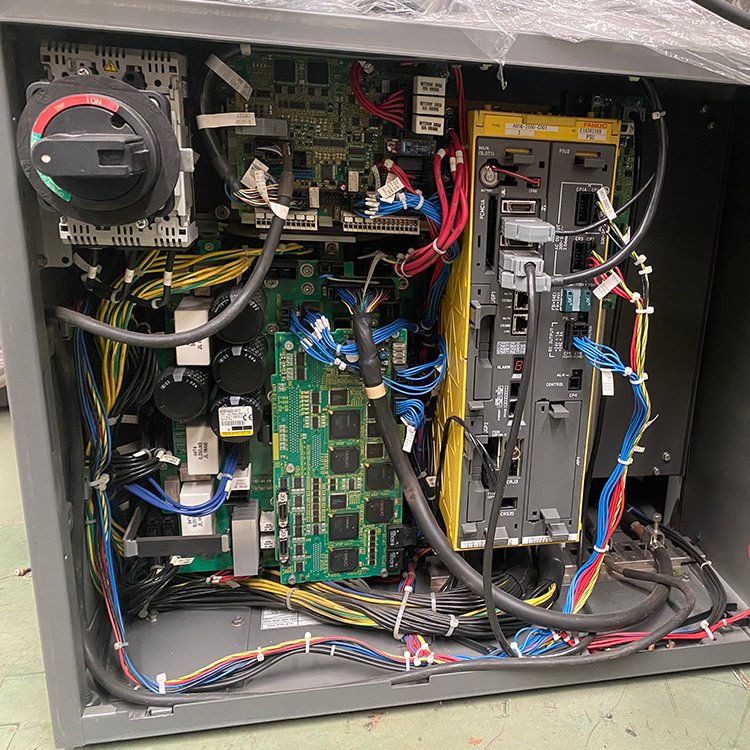 Used FANUC M-410iC/110 4-Axis Palletizing Robot Arm (110kg Payload, 2400mm Reach) with R-30iB Controller - Image 5