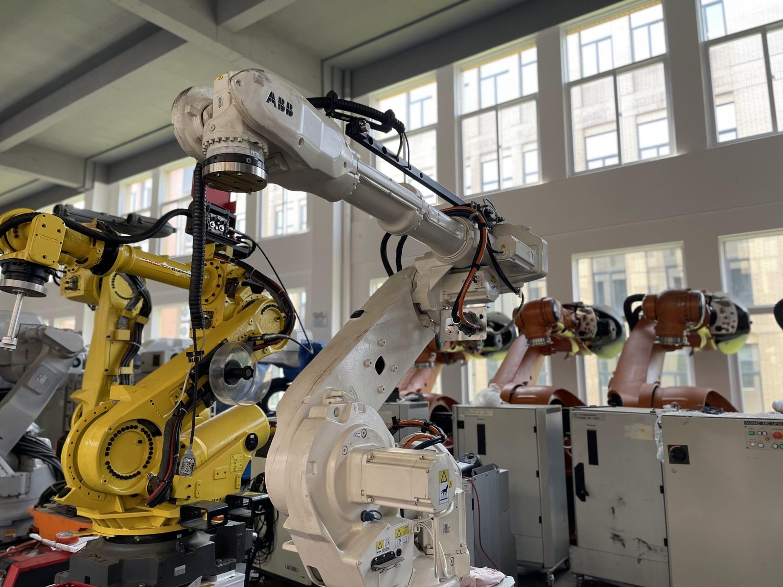 Used Handling and Palletizing Robots