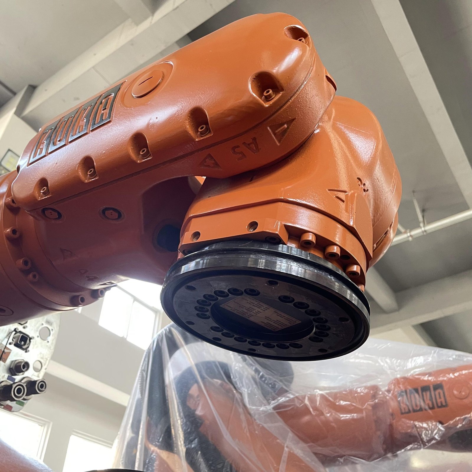 Used KUKA KR200 Heavy Industrial Robot Arm (200kg Payload, 2400mm Reach) with KRC2 Controller - Image 3