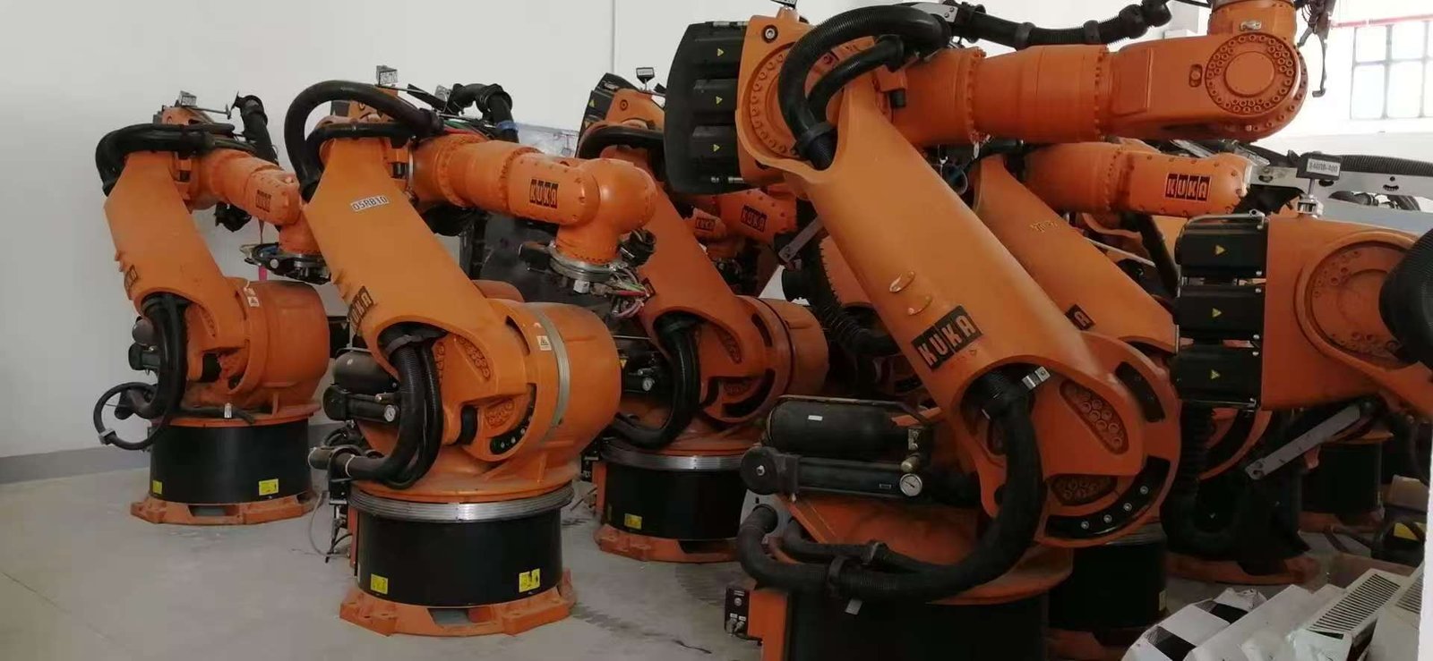 Used KUKA KR360L280-3 Heavy Industrial Robot Arm (280kg Payload, 3126mm Reach) with KRC4 Controller - Image 3