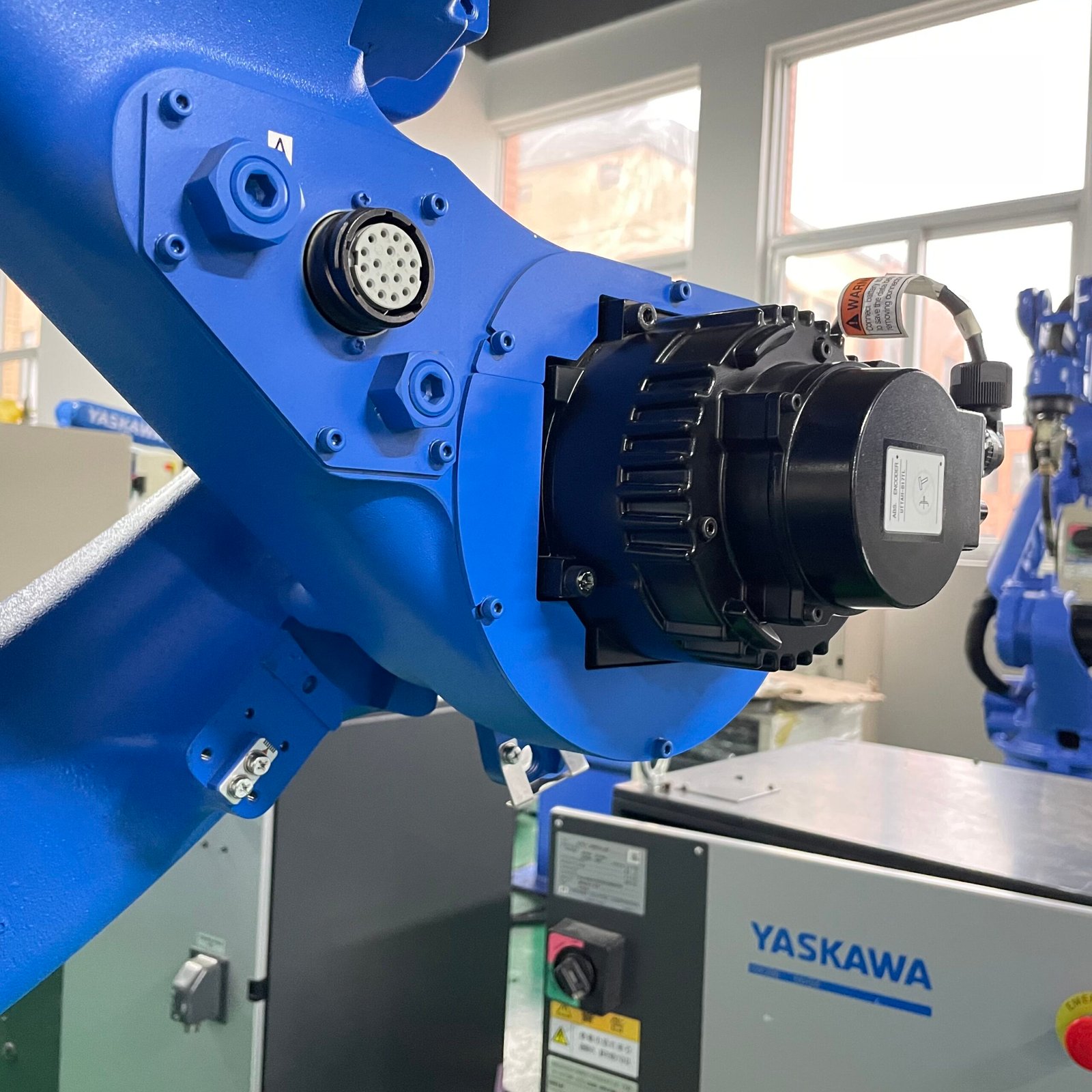 Used Yaskawa Motoman MH24 Industrial Robot Arm (24kg Payload, 1730mm Reach) with DX200 Controller - Image 4