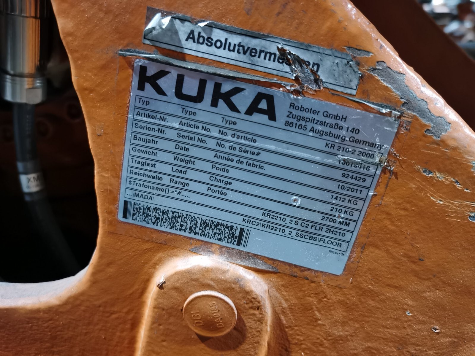 Used KUKA KR210 Industrial Robot Arm (210kg Payload, 2700mm Reach) with KRC2 Controller - Image 2