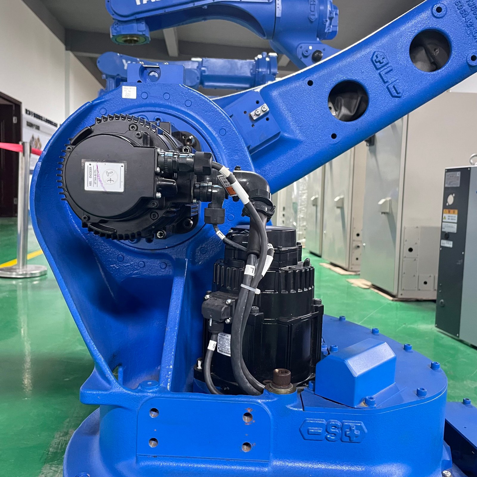 Used Yaskawa Motoman MH24 Industrial Robot Arm (24kg Payload, 1730mm Reach) with DX200 Controller - Image 5