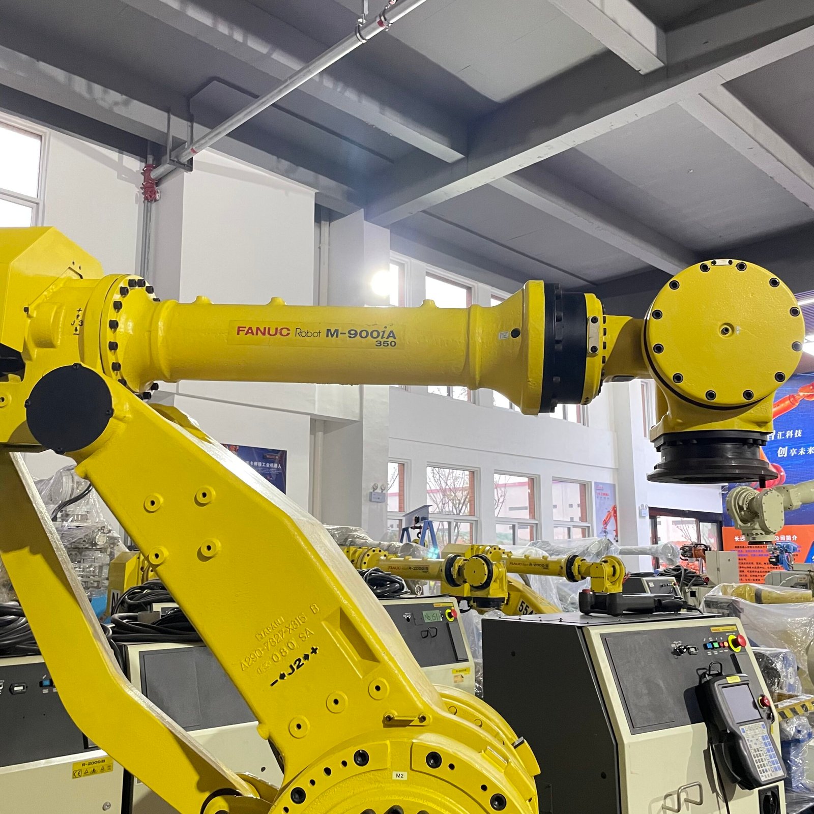 Used FANUC M-900iA/350 Heavy Industrial Robot (350kg Payload, 2655mm Reach) with R-30iA Controller