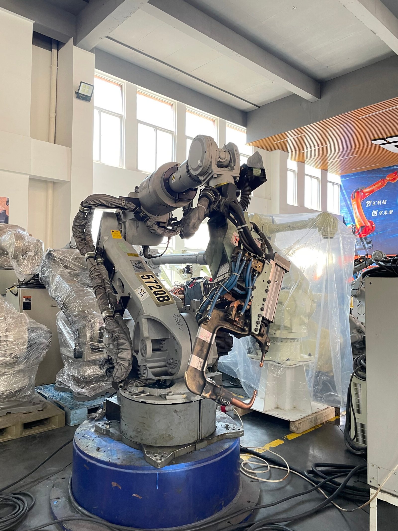 Used Yaskawa Motoman ES165N Industrial Robot Arm (165kg Payload, 2655mm Reach) with NX100 Controller - Image 6