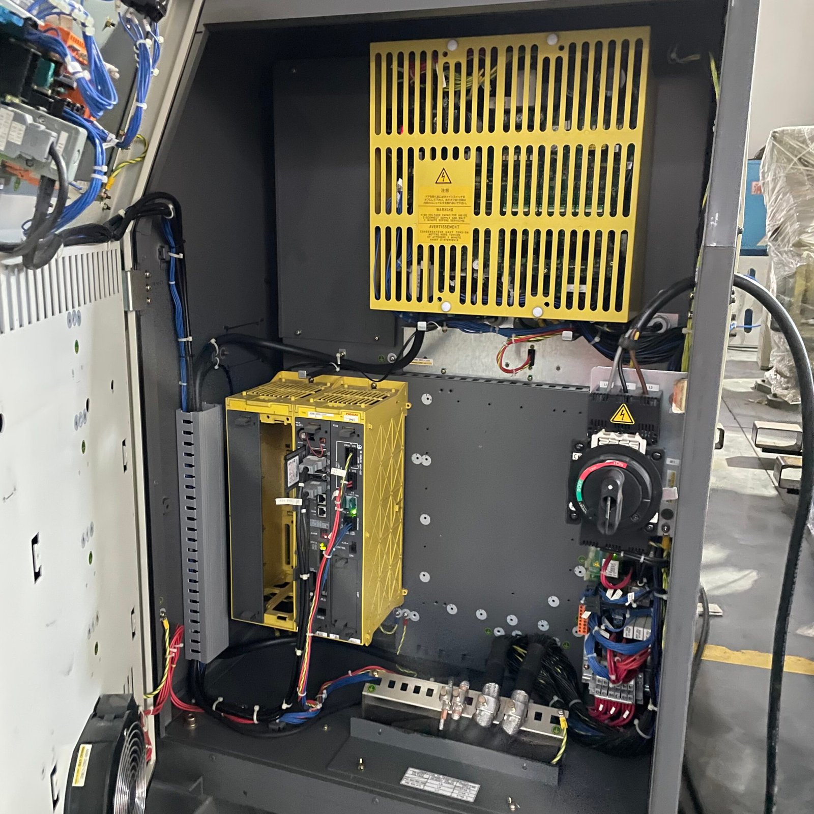Used FANUC M-900iA/350 Heavy Industrial Robot (350kg Payload, 2655mm Reach) with R-30iA Controller - Image 7